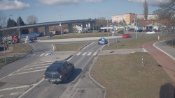 Křižovatka ulic Velká Dlážka a Polní