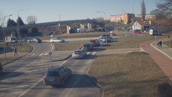 Křižovatka ulic Velká Dlážka a Polní