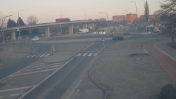 Křižovatka ulic Velká Dlážka a Polní