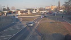 Křižovatka ulic Velká Dlážka a Polní