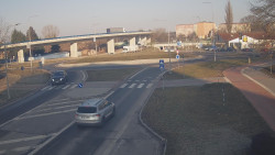 Křižovatka ulic Velká Dlážka a Polní