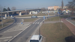 Křižovatka ulic Velká Dlážka a Polní