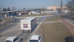 Křižovatka ulic Velká Dlážka a Polní