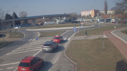 Křižovatka ulic Velká Dlážka a Polní