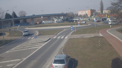 Křižovatka ulic Velká Dlážka a Polní