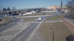 Křižovatka ulic Velká Dlážka a Polní