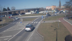 Křižovatka ulic Velká Dlážka a Polní