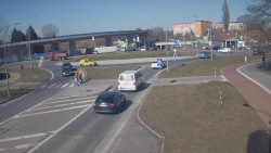 Křižovatka ulic Velká Dlážka a Polní