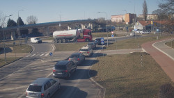 Křižovatka ulic Velká Dlážka a Polní