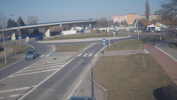 Křižovatka ulic Velká Dlážka a Polní