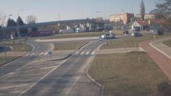 Křižovatka ulic Velká Dlážka a Polní