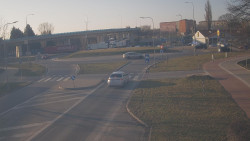 Křižovatka ulic Velká Dlážka a Polní