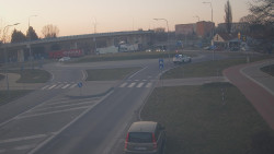 Křižovatka ulic Velká Dlážka a Polní