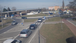 Křižovatka ulic Velká Dlážka a Polní