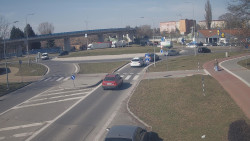 Křižovatka ulic Velká Dlážka a Polní