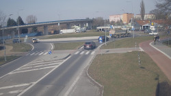 Křižovatka ulic Velká Dlážka a Polní