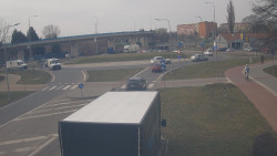 Křižovatka ulic Velká Dlážka a Polní