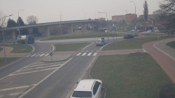 Křižovatka ulic Velká Dlážka a Polní