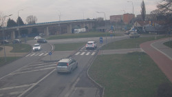 Křižovatka ulic Velká Dlážka a Polní