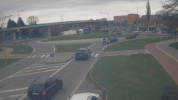 Křižovatka ulic Velká Dlážka a Polní