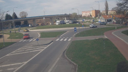 Křižovatka ulic Velká Dlážka a Polní