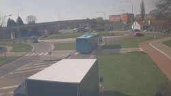 Křižovatka ulic Velká Dlážka a Polní