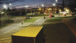 Křižovatka ulic Velká Dlážka a Polní