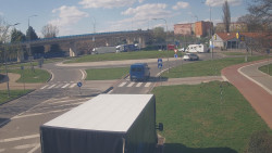 Křižovatka ulic Velká Dlážka a Polní