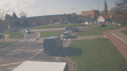 Křižovatka ulic Velká Dlážka a Polní