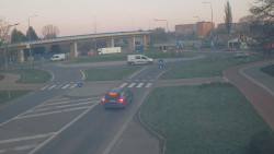 Křižovatka ulic Velká Dlážka a Polní