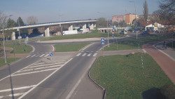 Křižovatka ulic Velká Dlážka a Polní