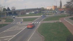 Křižovatka ulic Velká Dlážka a Polní