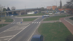 Křižovatka ulic Velká Dlážka a Polní