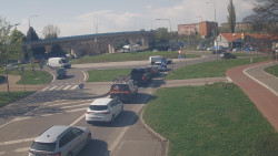 Křižovatka ulic Velká Dlážka a Polní