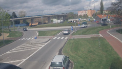 Křižovatka ulic Velká Dlážka a Polní