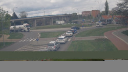 Křižovatka ulic Velká Dlážka a Polní