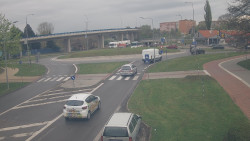 Křižovatka ulic Velká Dlážka a Polní