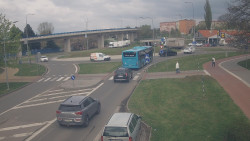 Křižovatka ulic Velká Dlážka a Polní