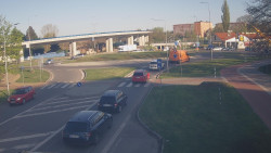 Křižovatka ulic Velká Dlážka a Polní