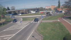 Křižovatka ulic Velká Dlážka a Polní