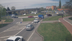 Křižovatka ulic Velká Dlážka a Polní