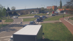 Křižovatka ulic Velká Dlážka a Polní