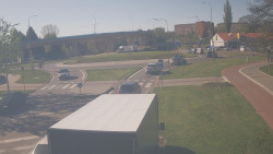 Křižovatka ulic Velká Dlážka a Polní