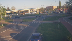 Křižovatka ulic Velká Dlážka a Polní