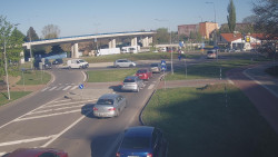 Křižovatka ulic Velká Dlážka a Polní