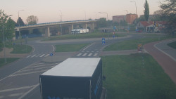 Křižovatka ulic Velká Dlážka a Polní