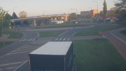 Křižovatka ulic Velká Dlážka a Polní