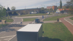 Křižovatka ulic Velká Dlážka a Polní