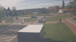 Křižovatka ulic Velká Dlážka a Polní