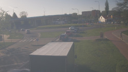 Křižovatka ulic Velká Dlážka a Polní